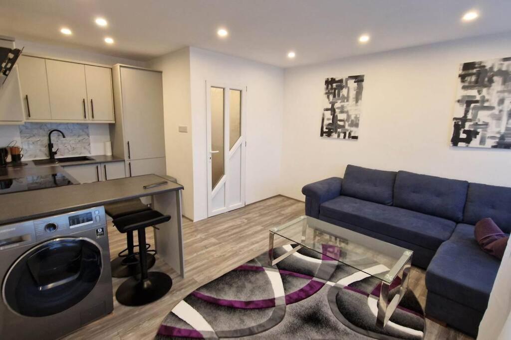 Paradise Flat Great Top View * Coventry